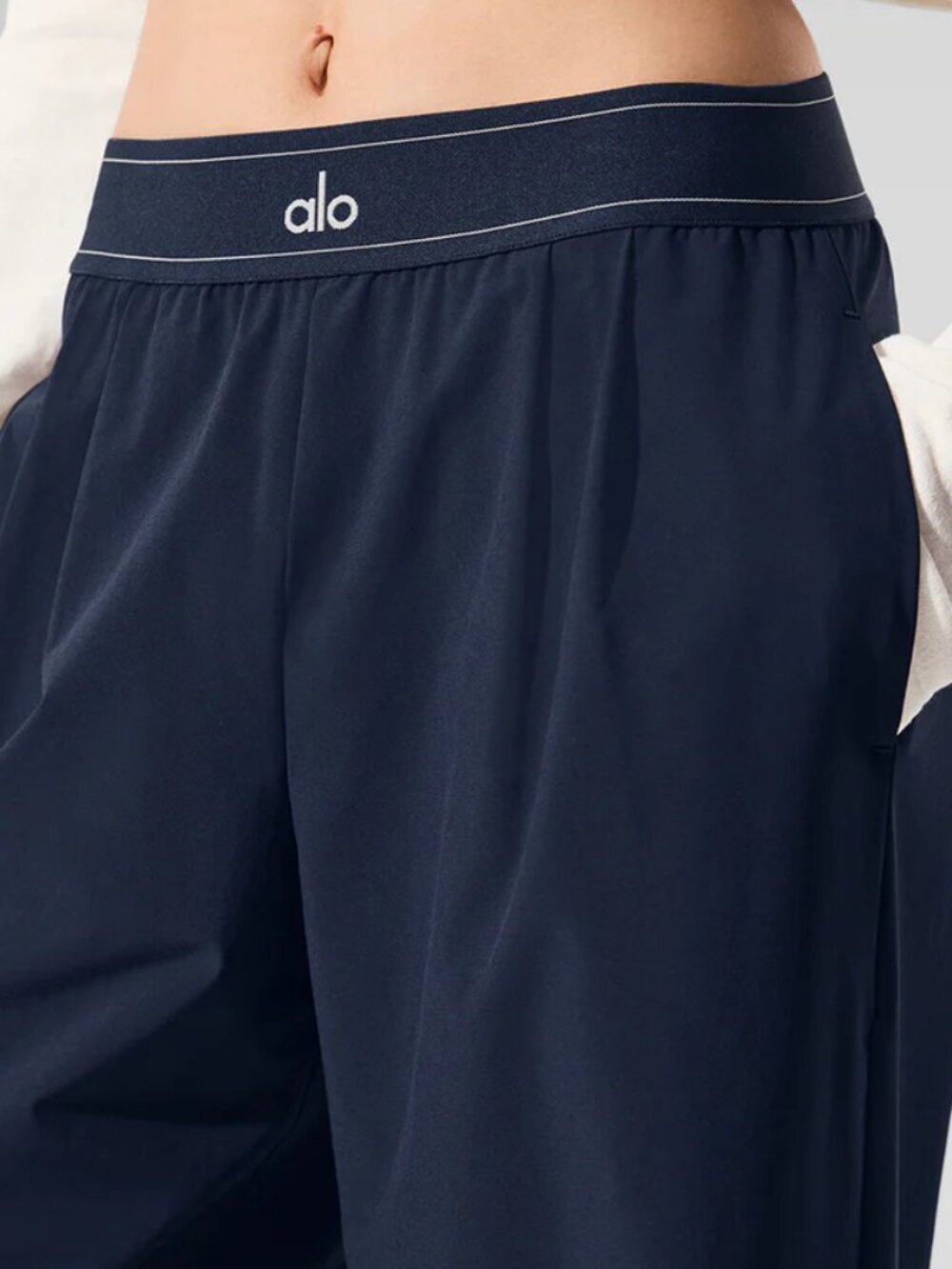 ALO Yoga ๐ Regular Suit Up Trouser Navy Blue, Relaxed Wide Leg Pants NWT - Picture 8 of 9